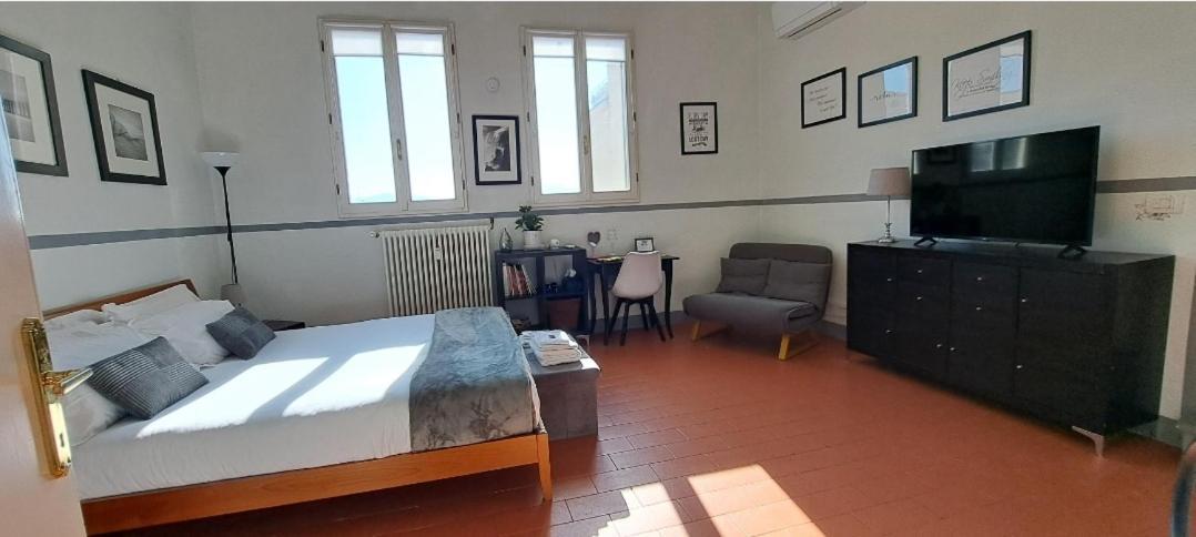Sunny Home With Roof Patio Florenz Exterior foto